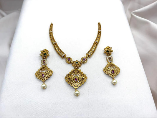 Gold Kanti Short Necklace