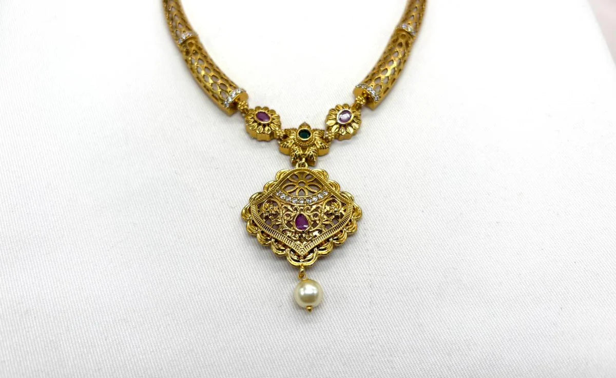 Gold Kanti Short Necklace