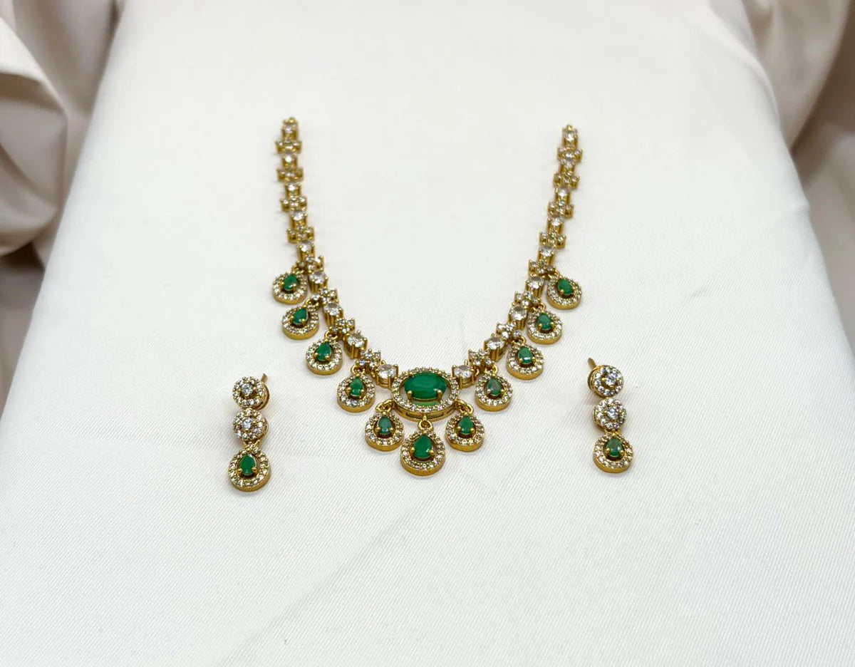 Matte finishing Short Necklace